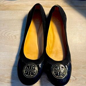 Tory Burch Caroline Black Patent Leather flats, size 8